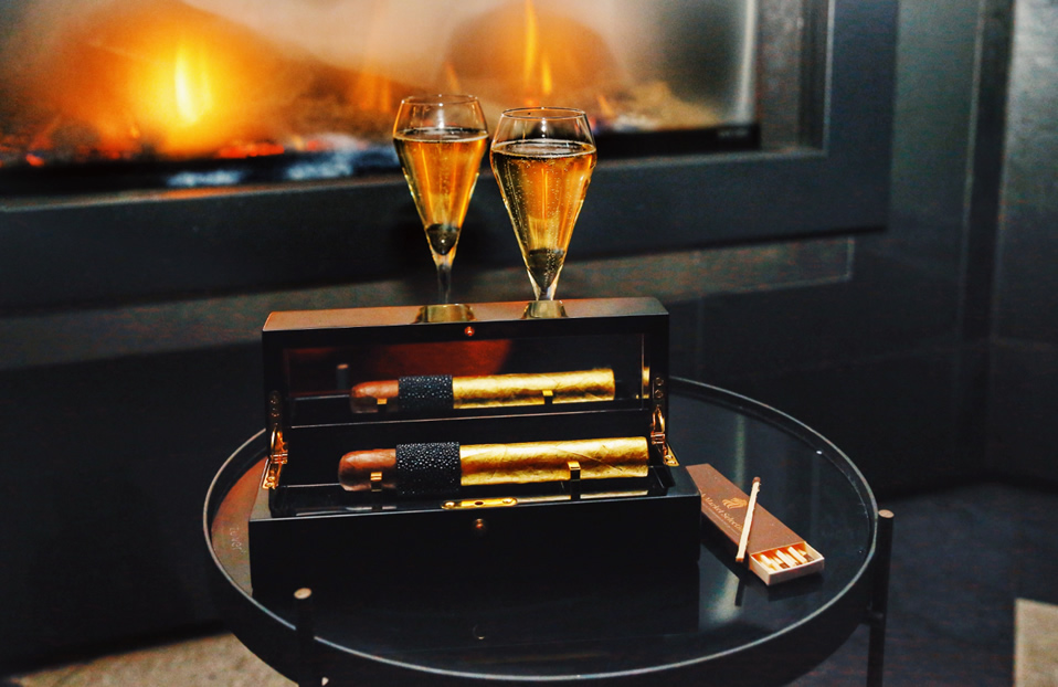GOLD CIGARS